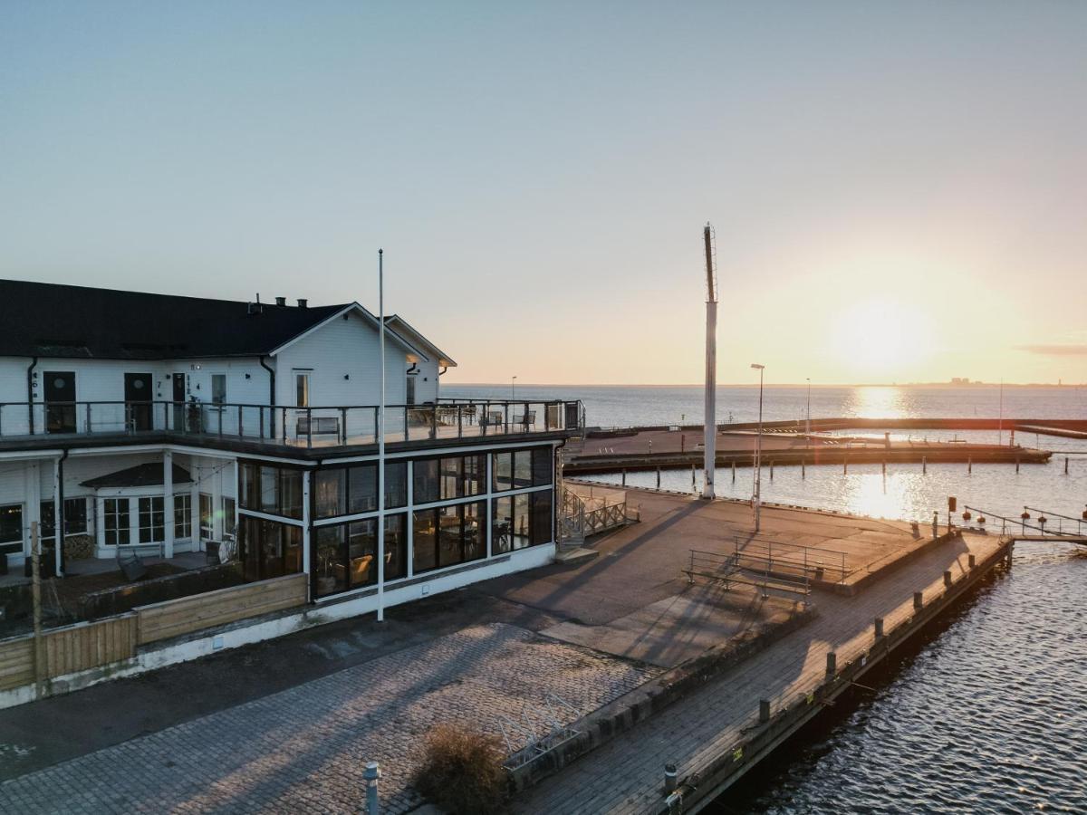 Hotell Hamnen Färjestaden Esterno foto