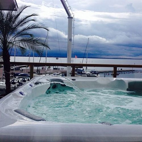 Hotell Hamnen Färjestaden Esterno foto